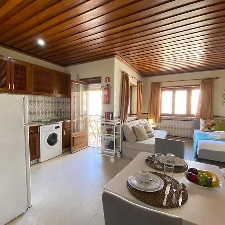 1 By Homing Apartmán *