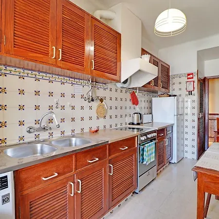 1 By Homing Apartment